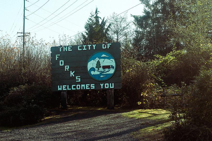 Forks Welcome sign