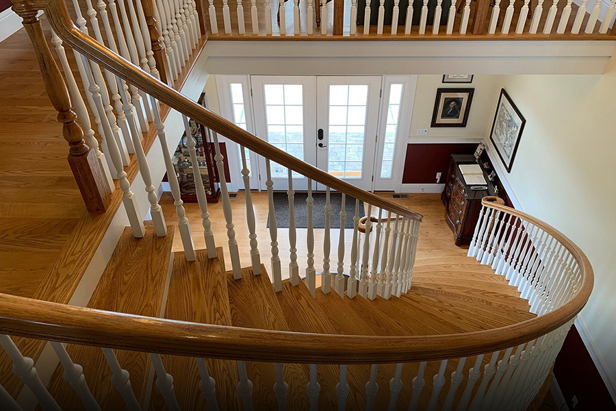staircase from 2nd floor