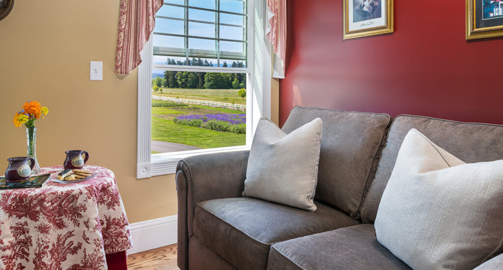 Mount Vernon Retreat Couch