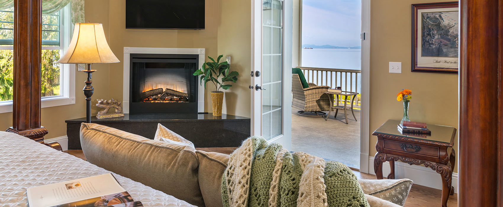 Guest room with water view